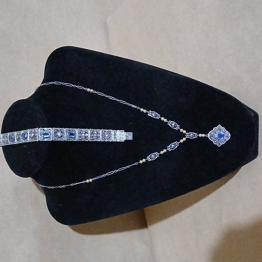 Vintage Necklace Bracelet Set